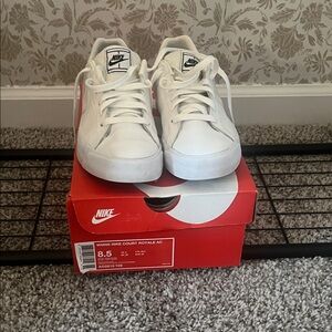 Nike White Women’s Low-Top Sneakers with Black Logo